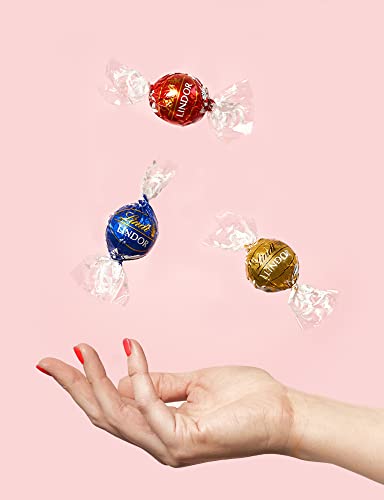 Lindt Lindor Milk Chocolate Truffles Bag - Approx 80 balls, 1 kg - Chocolate Truffles with a Smooth Melting Filling