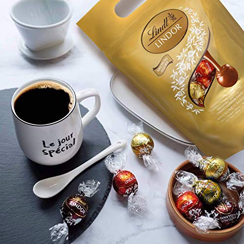 Lindt Lindor Milk Chocolate Truffles Bag - Approx 80 balls, 1 kg - Chocolate Truffles with a Smooth Melting Filling